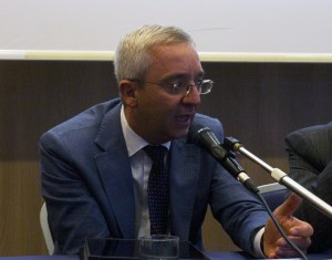 L1000571    